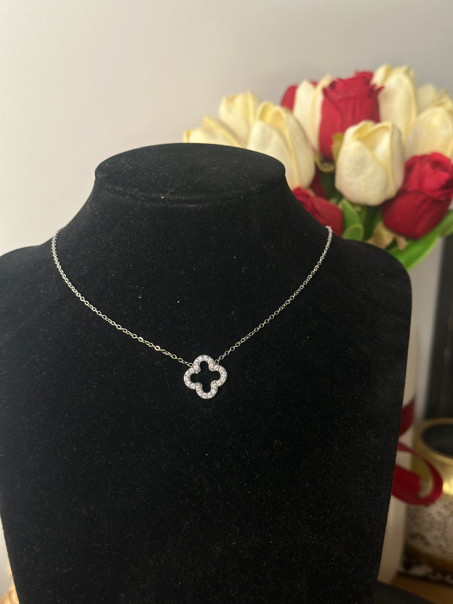 COLLIER LOLA