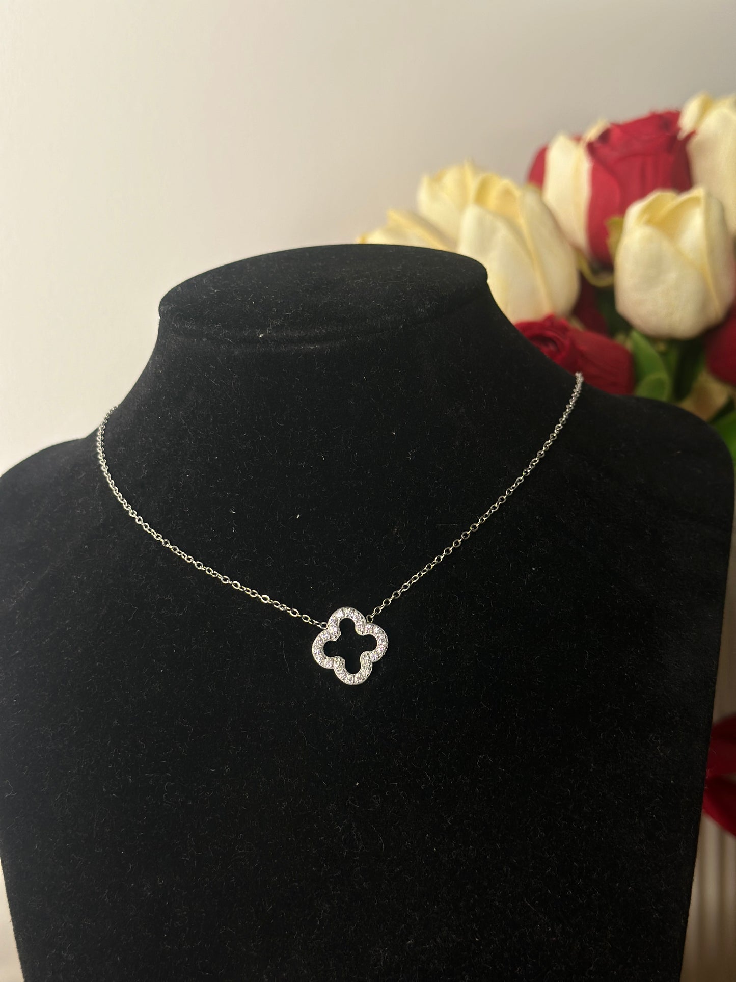 COLLIER LOLA